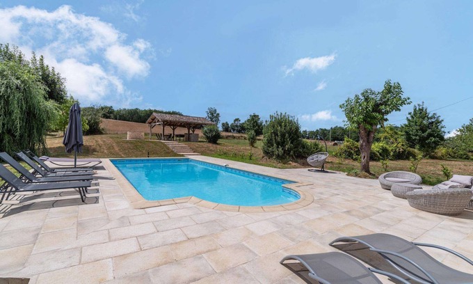 Saint-Maurice-de-Lestapel Villa | La Maison Prunier - Two Bedroom Villa, Sleeps 4
