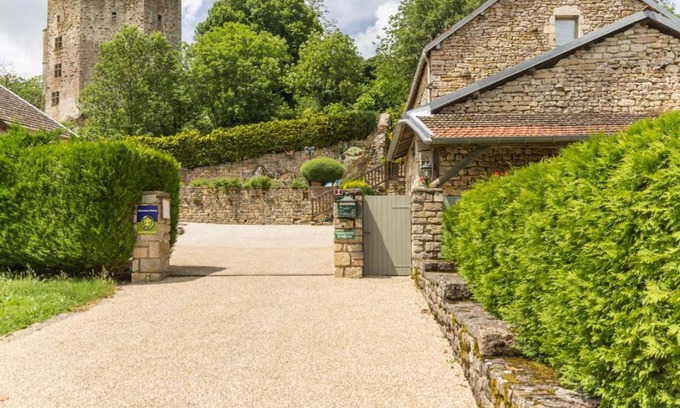 Chaudenay-le-Chateau House | La Maisonnette