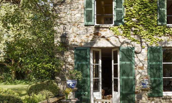 Saint-Martin-en-Biere House | La Marcotte, magnificent garden and swimming pool