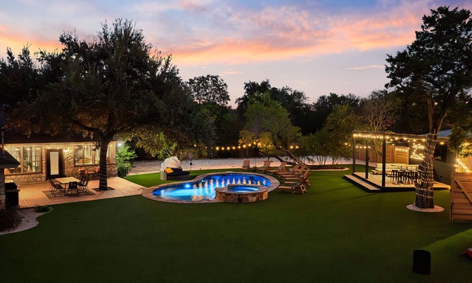 Flournoy Acres House | La Mariposa ~ Grand Oasis Big Luxury Home