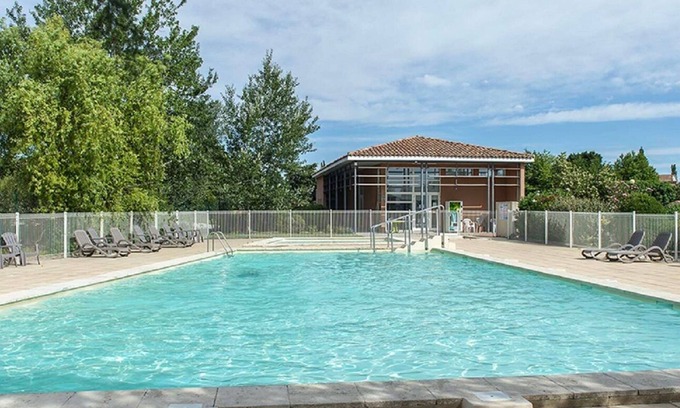 Saint-Saturnin-les-Avignon Apartment | La Provencale