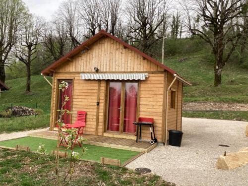 Menetrux-en-Joux Ski Chalet | La p'tite maison bois du hérisson