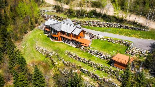 Saint-Faustin-Lac-Carre Ski Chalet | LA PERLE DES MONTAGNES - Lake Spa Golf Nature