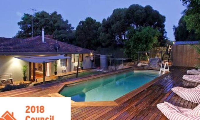 Quinns Rocks House | La Plage - Vintage style holiday home