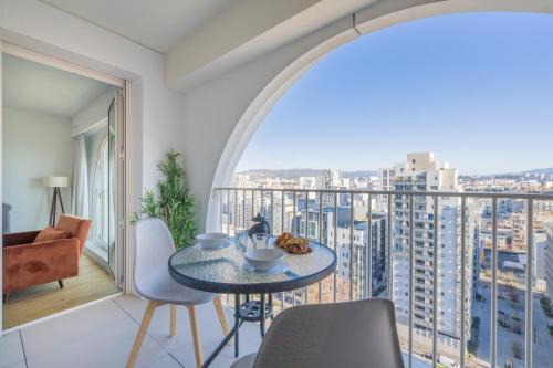 Euromed - La Joliette Apartment | La Porte Bleue - Charmant appt
