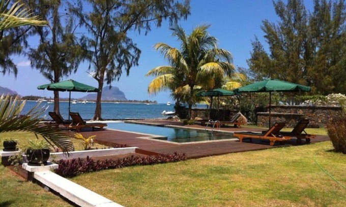 La Preneuse House | La Preneuse Beachfront 3BR w/Pool & Sunset