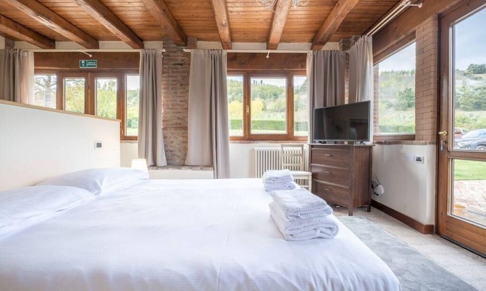Sasso Marconi Bed & Breakfast | La Quercia Entire Villa