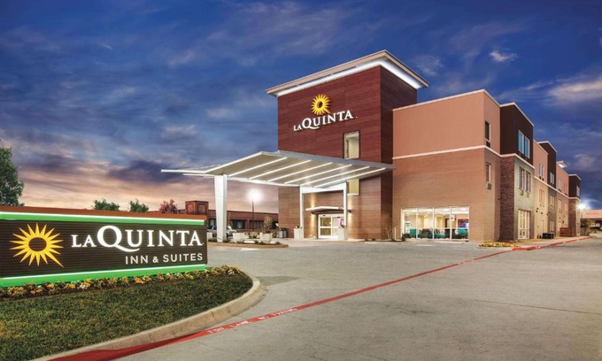 Garland Hotel | La Quinta by Wyndham Dallas Northeast-Arboretum