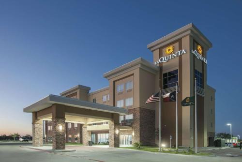 Kingsville Hotel | La Quinta by Wyndham Kingsville