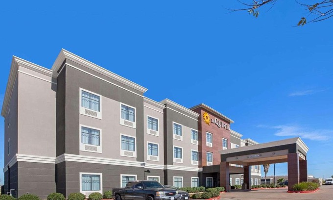 Pasadena Hotel | La Quinta by Wyndham Pasadena North