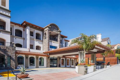 Beach Hill - Beach Flats Hotel | La Quinta Inn & Suites by Wyndham Santa Cruz