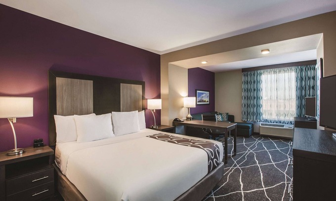 Garland Hotel | La Quinta Inn & Suites by Wyndham Dallas Northeast-Arboretum