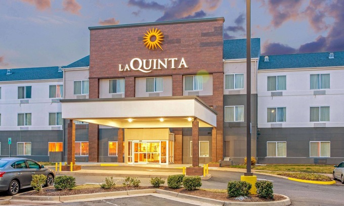 Lakeview Hotel | La Quinta Inn & Suites by Wyndham Manassas Battlefield