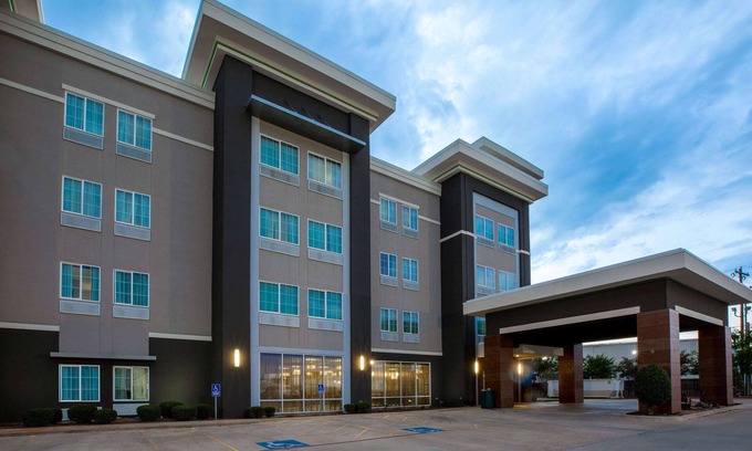 Durant Hotel | La Quinta Inn & Suites by Wyndham Durant