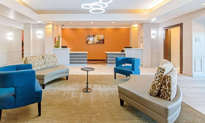 Winnie Hotel | La Quinta Inn & Suites by Wyndham Winnie