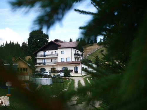 Moeciu de Sus House | La Rocca