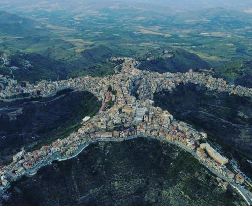 Centuripe House | La sartoria
