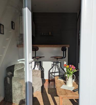 Saint-Aubin-Epinay Apartment | La sellerie - small barn