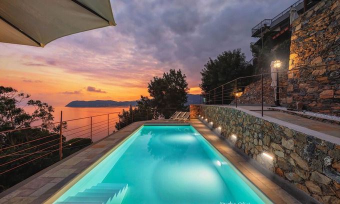 Alassio House | La Sterlizia di Santa Croce