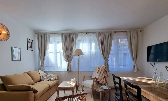 Honfleur Apartment | La Symphonie | Elevator | Honfleur City Center | 2 Guests