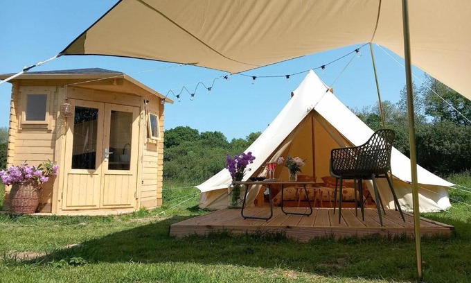 Ploumilliau Bed & Breakfast | La tente de kergomar