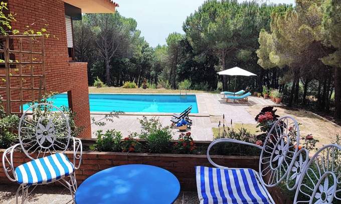 Canoves Villa | La Torre de La Garriga, 30 minutes from Barcelona. Villa with swimming pool and barbecue.