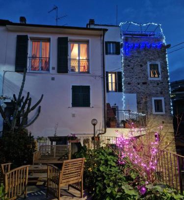 Torrazza Apartment | La Torretta di Piero con terrazzi e parcheggio privato Citra zero zero ottanta 31LST0282