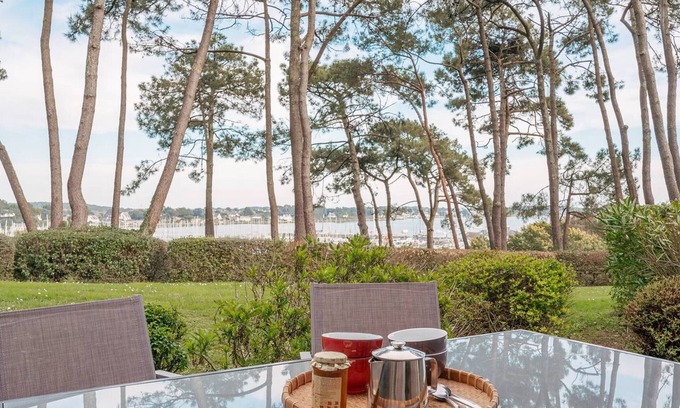 La Trinite-sur-Mer Apartment | La Trinité-sur-Mer: 3-Room Apt, Sleeps 6, Wifi, Parking