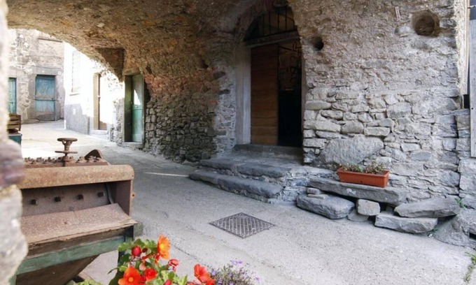 Casale House | La via del sale