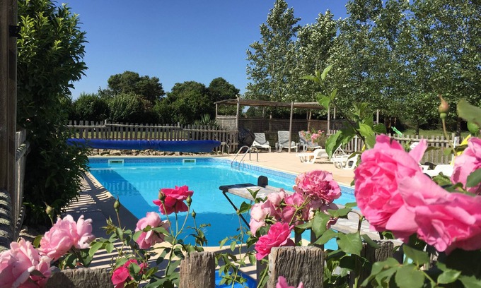 Hanc House | La Vigne- Beautiful 2 bed converted barn with shared solar heated Swimming Pool.
