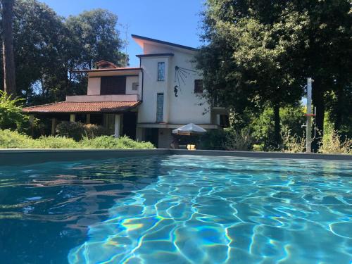 Marina di Pietrasanta House | La Villa al 6