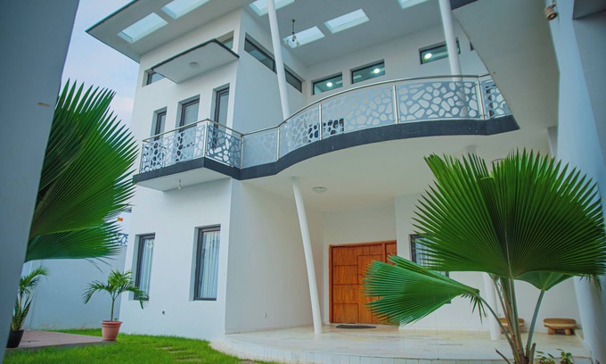 Grand-Bassam Hotel | La VILLA ASILI