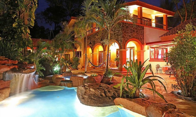 Platanitos Villa | La Villa Bella
