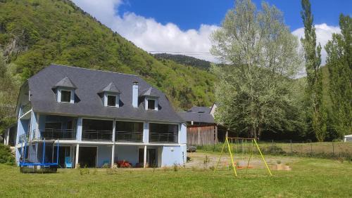Cadeac House | La Villa Bleue