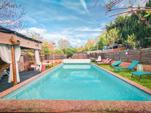 La Tour-en-Jarez Apartment | La Villa Tome , Appartement dans maison individuelle, piscine
