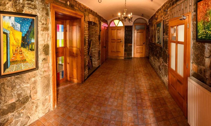 Dane House | LAAS ART GALLERY