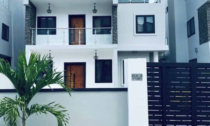 Kokomlemle Apartment | Labone | 4 BDR Apartment | Parking n’ WiFi