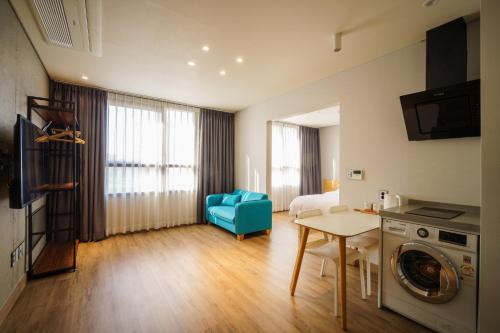 Sangbong-dong Hotel | LACOZi STAY , Seoul