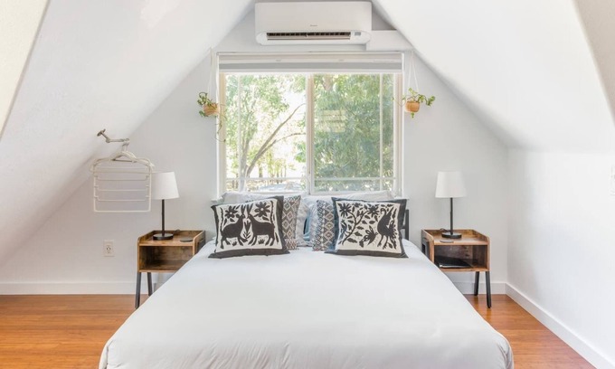 Holly Apartment | Lady Bird Lake Trail Guest House - Holly - Weekly Discount