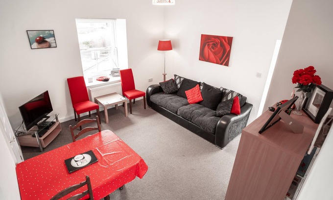 New Mills Apartment | Ladybird, New Mills, High Peak. Near train station