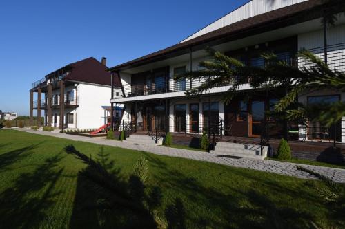 Volyn Oblast House | Lago Casa