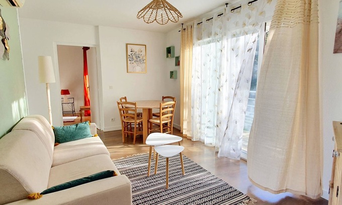 Lagord Apartment | Lagord apartment with swimming pool 5min from La Rochelle beaches and town center