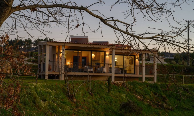 Ferro Villa | Laje da Bica Agroturismo