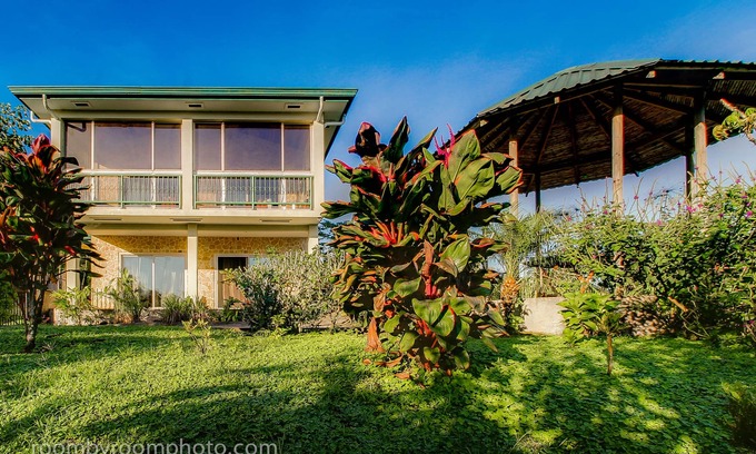 El Millon Ski Chalet | Lake Arenal-Stunning views of the lake, volcano and jungle.