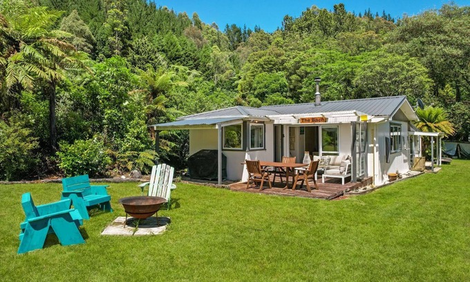 Rotoma House | Lake Bach with Rural Outlook