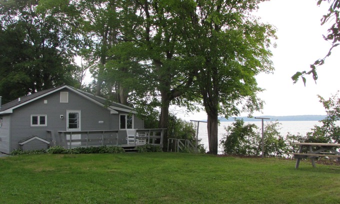 Swanton Cottage | Lake Champlain Shoreline Cottage - Maquam Shore, Town of St. Albans.