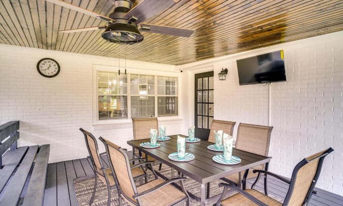 Lake Charles House | Lake Charles Home with Gas Grill and Fenced-In Yard!