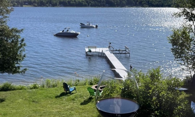 East Jordan House | 🏖LAKE CHARLEVOIX DIRECT WATERFRONT - Hoist Mooring Kayaks Paddleboards