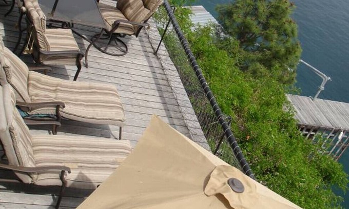 Manson House | Lake Chelan Private Waterfront Home, Exclusive Docks & Moorage. Pets Welcome.