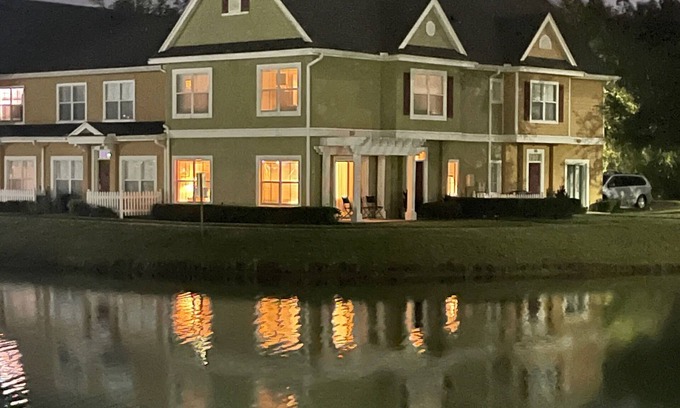 Venetian Bay Villages House | Lake Front Authentic Disney Collection Edition 4 Bedroom Townhome